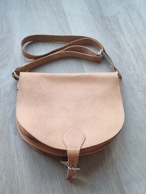 Tan Leather Crossbody Bag - Minimal Saddle Style